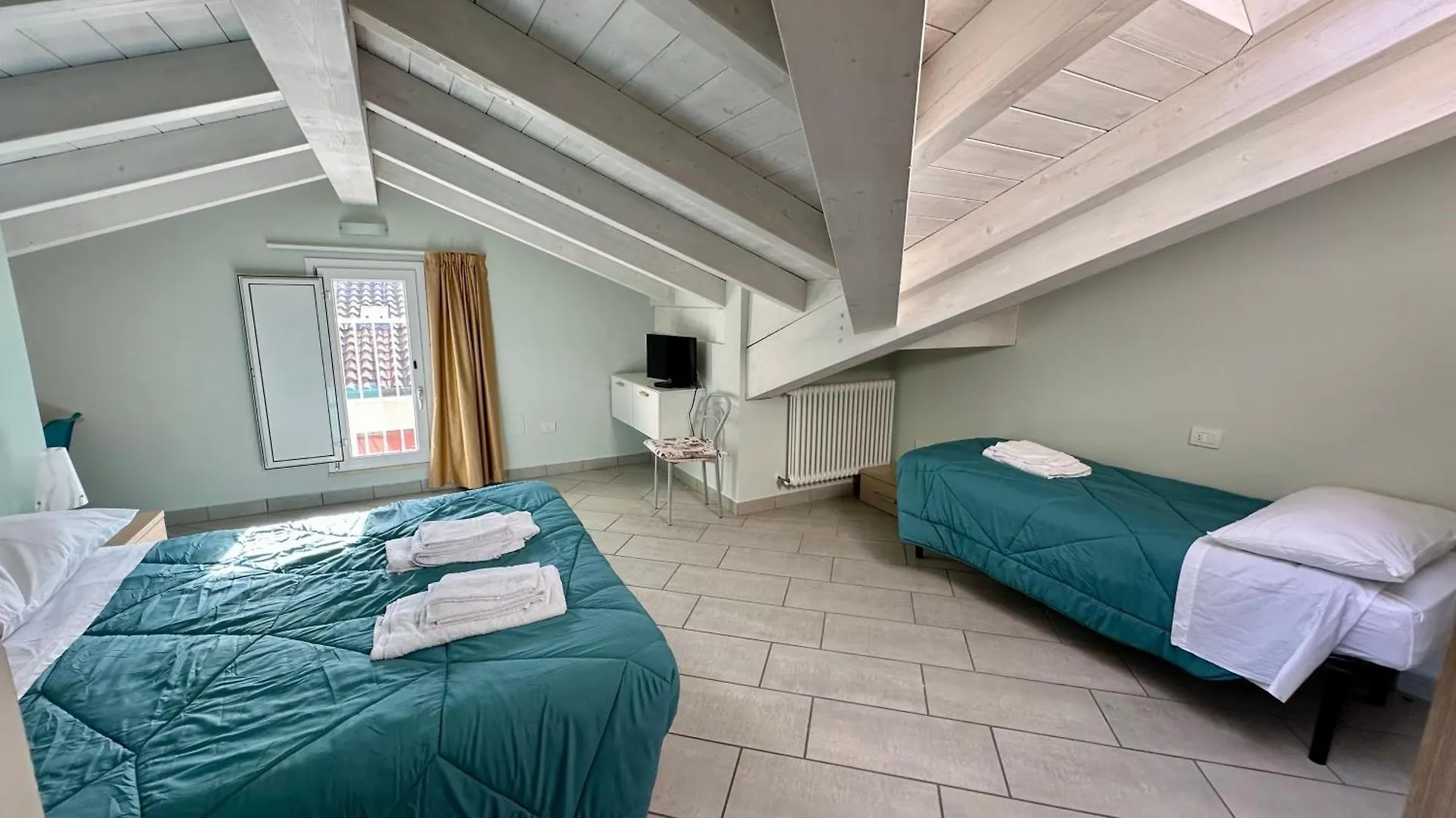 Apt Nettuno - Relax Prive - 3 Bedrooms - 2 Baths - Ac - Parking - Wifi Cervia 0*,  Italien